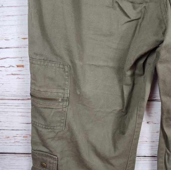 YMI Cropped Cargo Pants - Picture 7 of 11